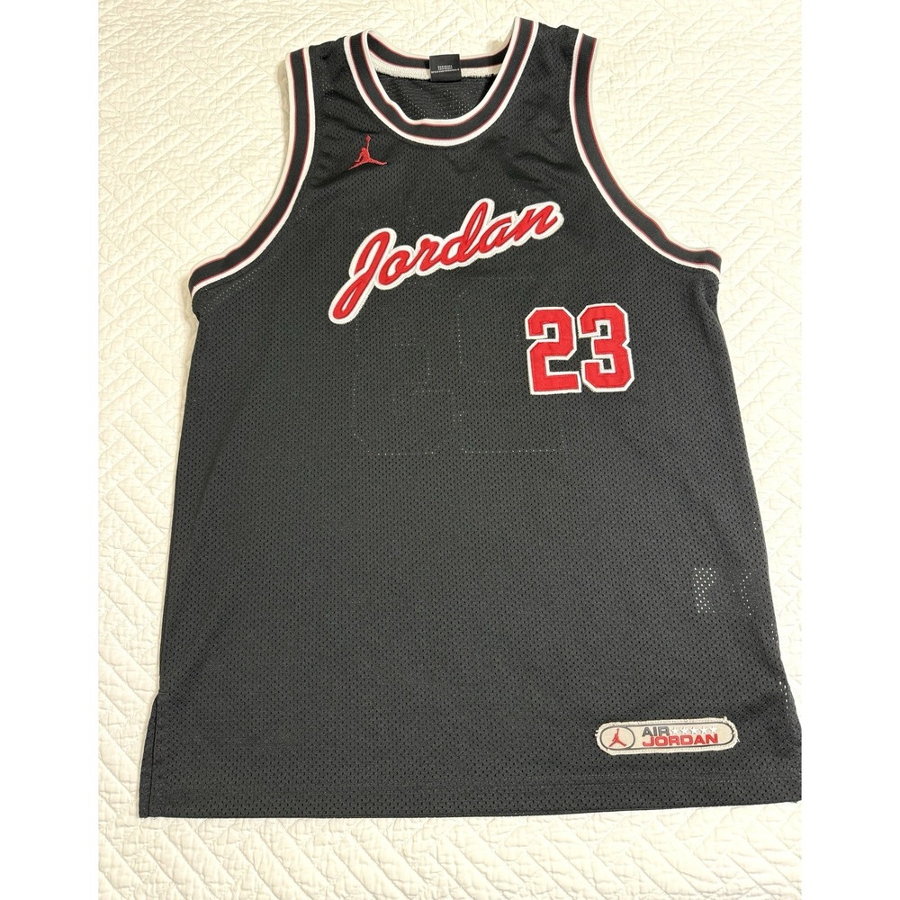 Vintage Air Jordan #23 Stitched NBA Basketball Jersey S Black / Red Script